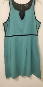 Cute teal dress with pockets.